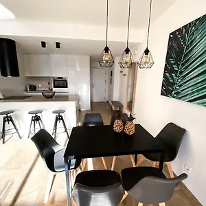 https://beautiful-new-apartment-with-sea-view.es-andalucia.com